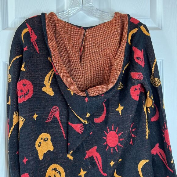 Her Universe Cat Hocus Pocus Dani Hooded Fringe Cardigan Sweater Size S/M - Picture 4 of 11